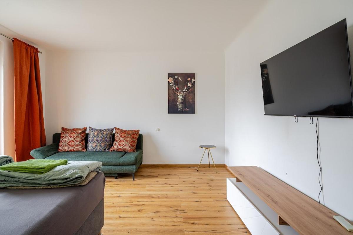 10 Minutes To City Centre And Next To Wien Hbf And Easy From Airport Viena Exterior foto